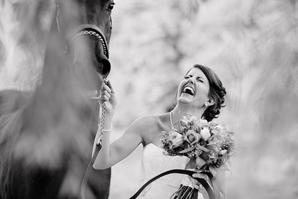 equestrian-wedding-in-purple-and-green