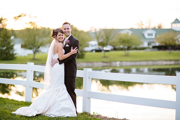 equestrian-wedding-in-purple-and-green
