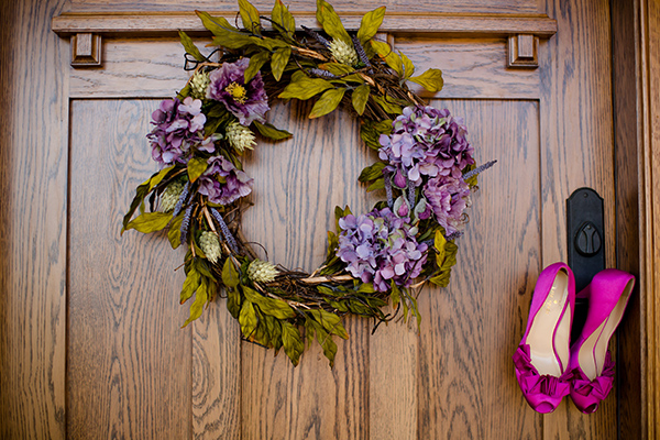 equestrian-wedding-in-purple-and-green