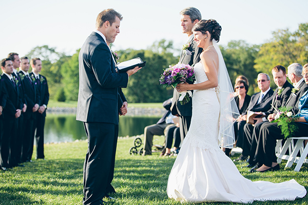 equestrian-wedding-in-purple-and-green