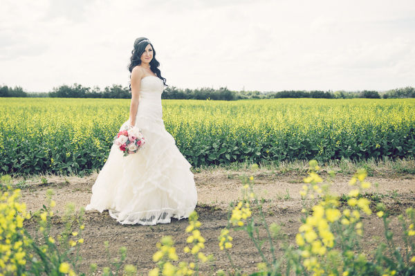 family-farm-wedding-in-pink-and-gray