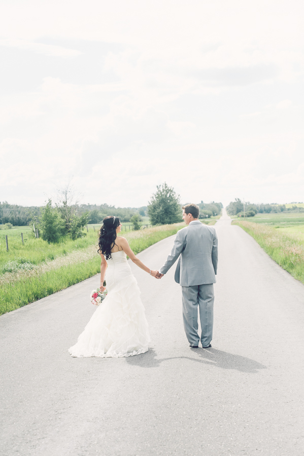 family-farm-wedding-in-pink-and-gray