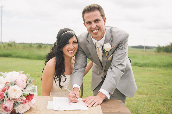 family-farm-wedding-in-pink-and-gray