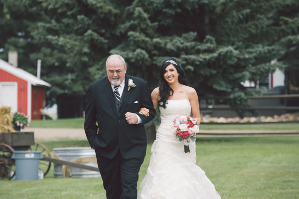 family-farm-wedding-in-pink-and-gray