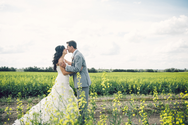 family-farm-wedding-in-pink-and-gray