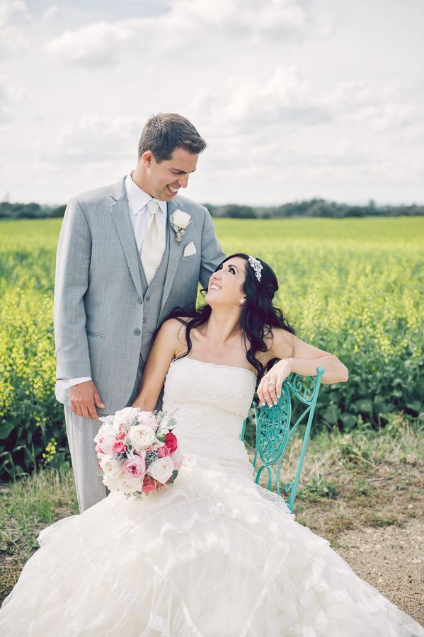 family-farm-wedding-in-pink-and-gray