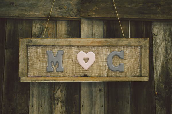 family-farm-wedding-in-pink-and-gray