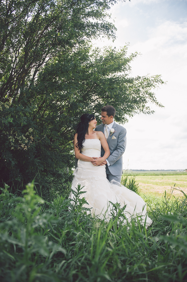 family-farm-wedding-in-pink-and-gray