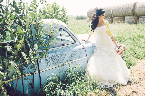 family-farm-wedding-in-pink-and-gray