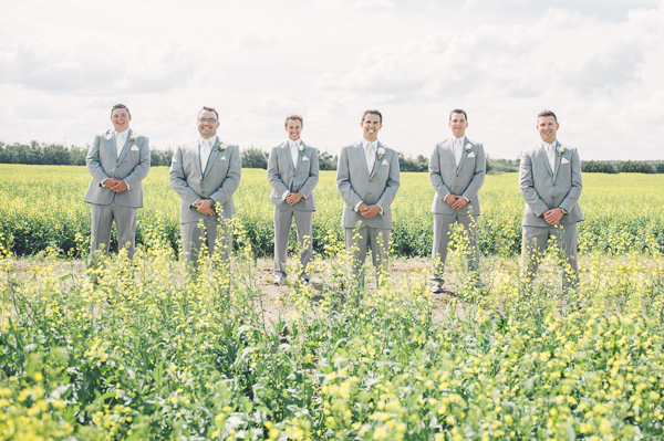 family-farm-wedding-in-pink-and-gray
