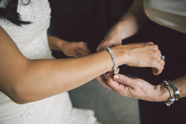 family-farm-wedding-in-pink-and-gray