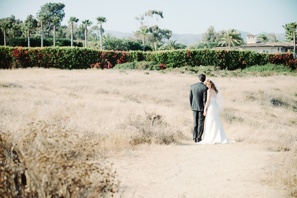 malibu-beach-wedding-in-pink-and-white