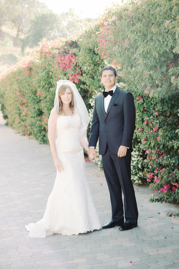 malibu-beach-wedding-in-pink-and-white