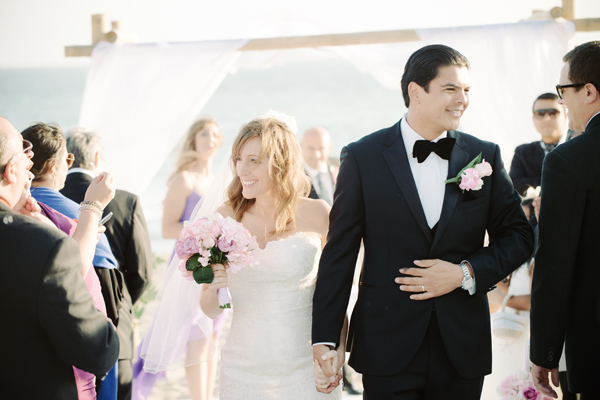 malibu-beach-wedding-in-pink-and-white