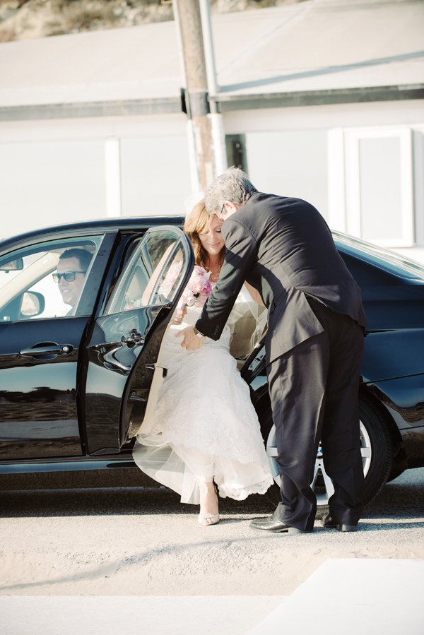 malibu-beach-wedding-in-pink-and-white