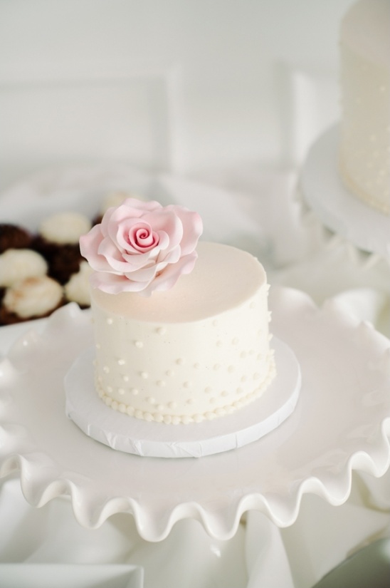 mini white wedding cake by cakes by rumy