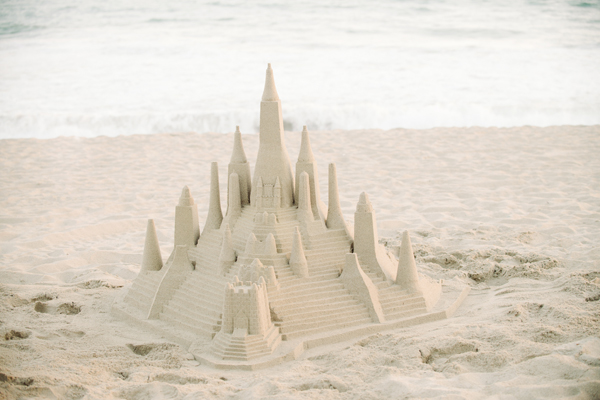 malibu-beach-wedding-in-pink-and-white