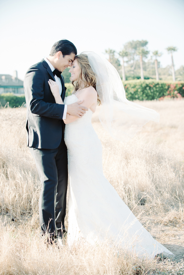 malibu-beach-wedding-in-pink-and-white