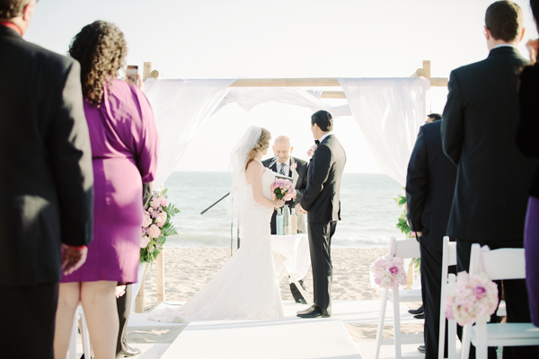 malibu-beach-wedding-in-pink-and-white