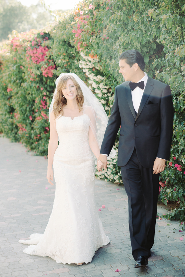 malibu-beach-wedding-in-pink-and-white