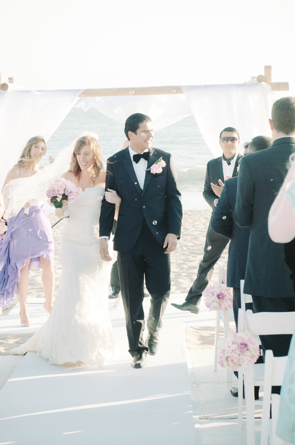 malibu-beach-wedding-in-pink-and-white