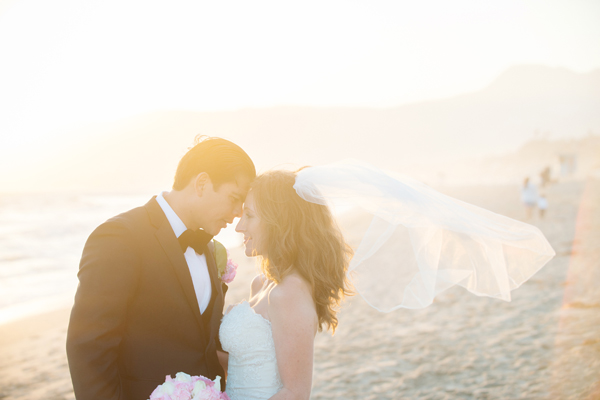 malibu-beach-wedding-in-pink-and-white