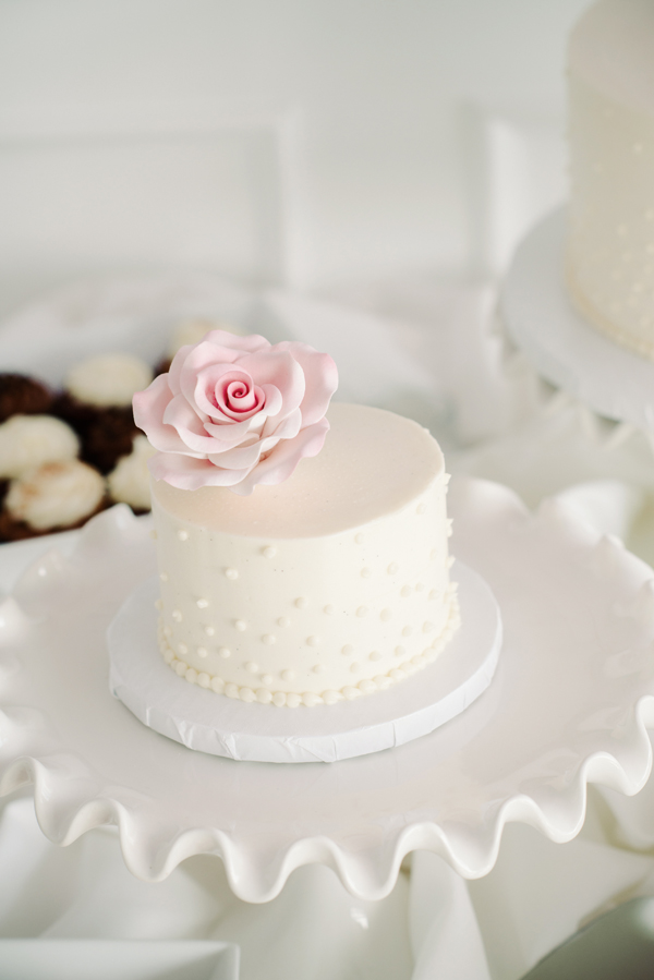 malibu-beach-wedding-in-pink-and-white