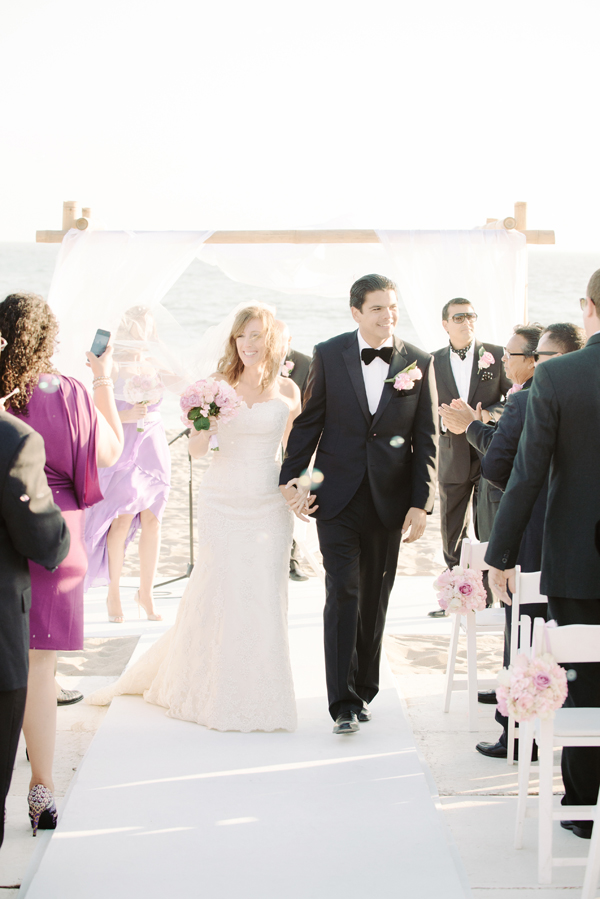 malibu-beach-wedding-in-pink-and-white