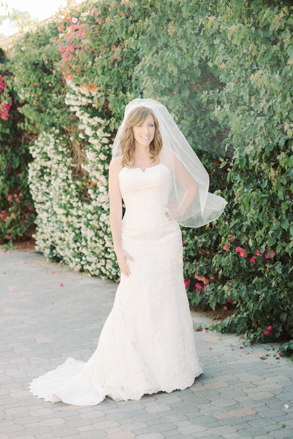 malibu-beach-wedding-in-pink-and-white
