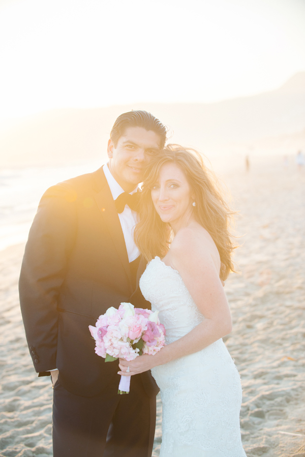 malibu-beach-wedding-in-pink-and-white