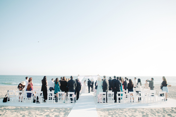 malibu-beach-wedding-in-pink-and-white