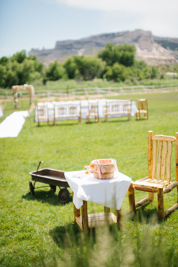 nebraska-navy-and-orange-wedding