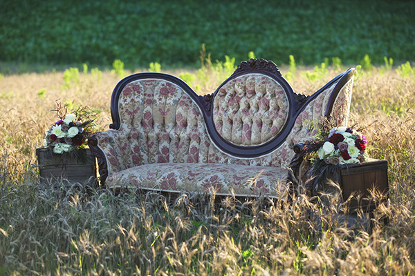 rustic-plum-and-gold-wedding-ideas