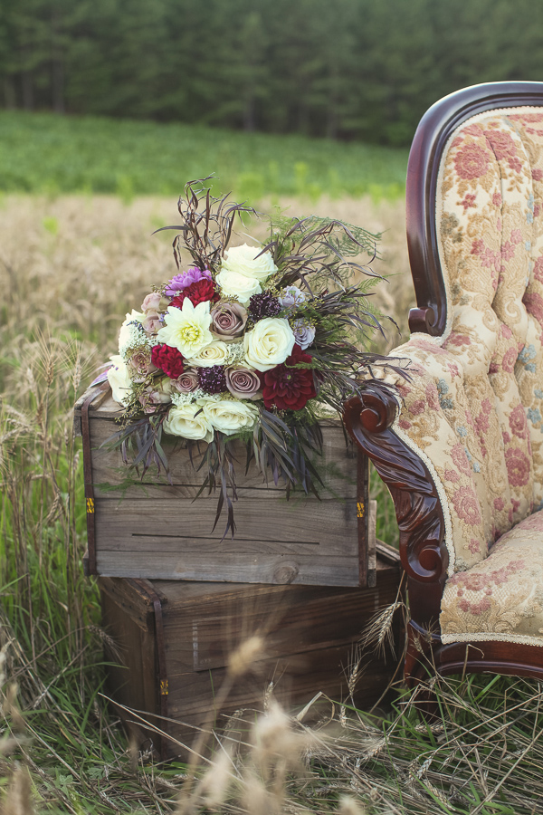 rustic-plum-and-gold-wedding-ideas