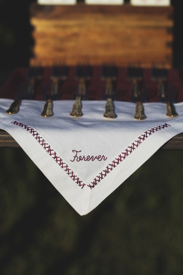 rustic-plum-and-gold-wedding-ideas
