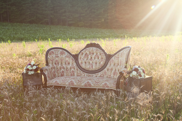 rustic-plum-and-gold-wedding-ideas