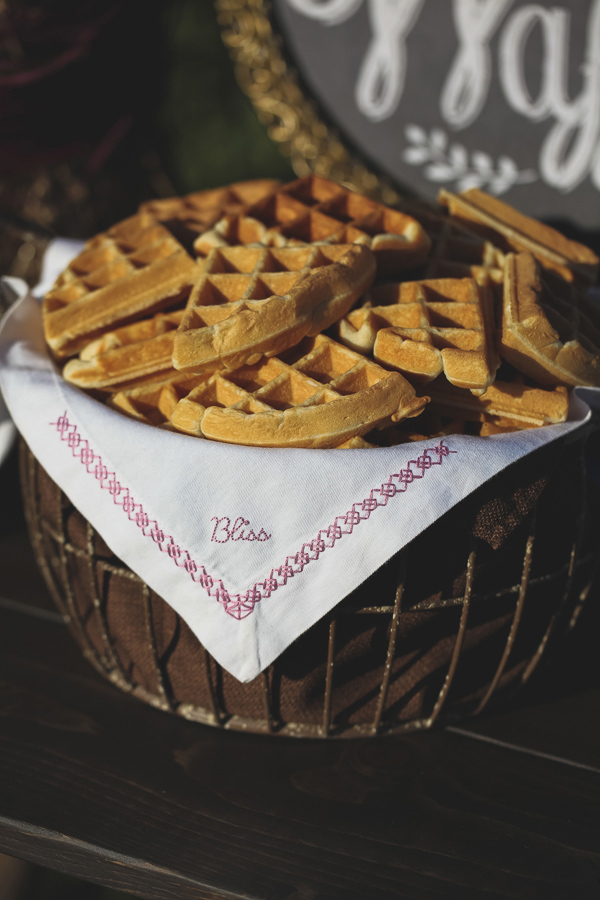 rustic-plum-and-gold-wedding-ideas