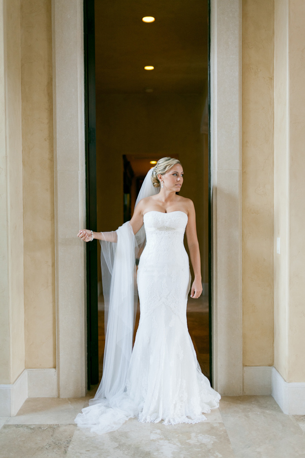 travel-themed-wedding-at-bella-collin