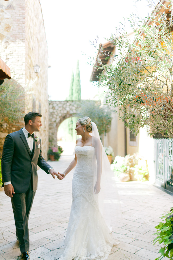 travel-themed-wedding-at-bella-collin