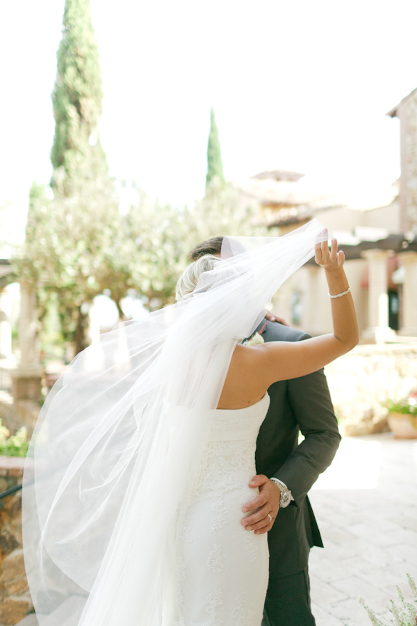 travel-themed-wedding-at-bella-collin