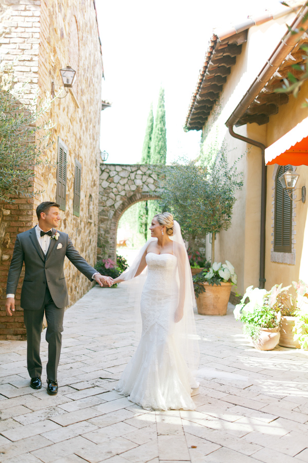 travel-themed-wedding-at-bella-collin