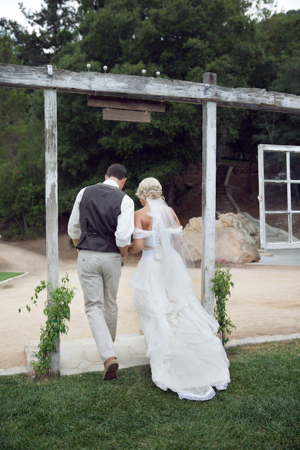 vintage-bookworm-wedding