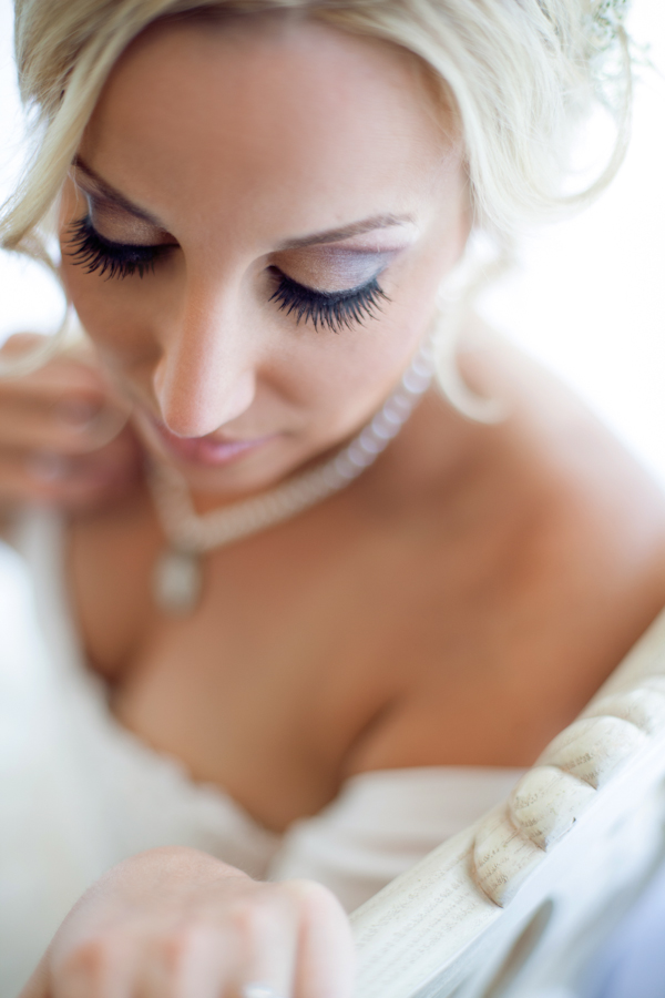 vintage-bookworm-wedding
