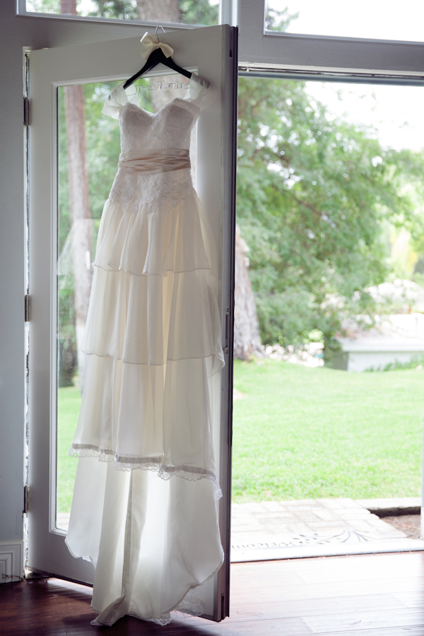 vintage-bookworm-wedding