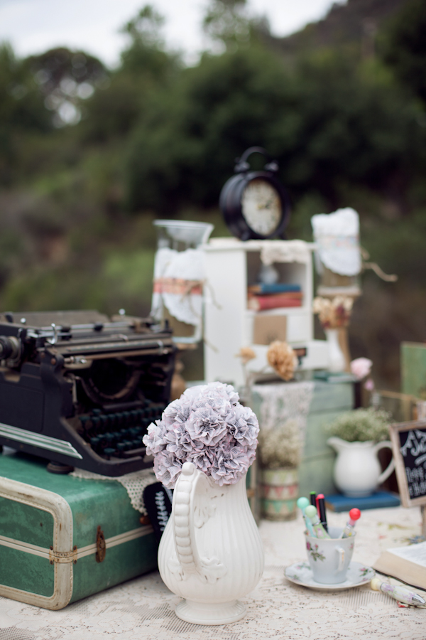 vintage-bookworm-wedding