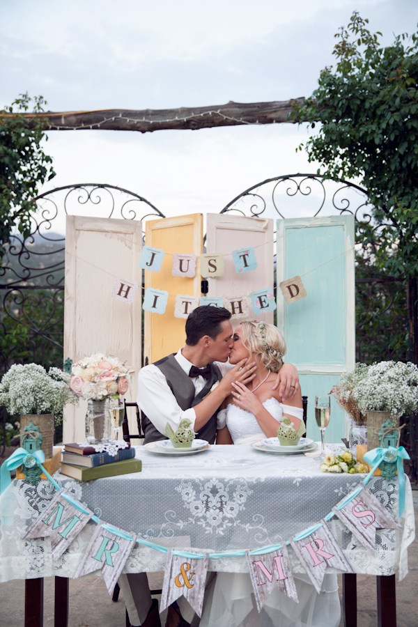 vintage-bookworm-wedding