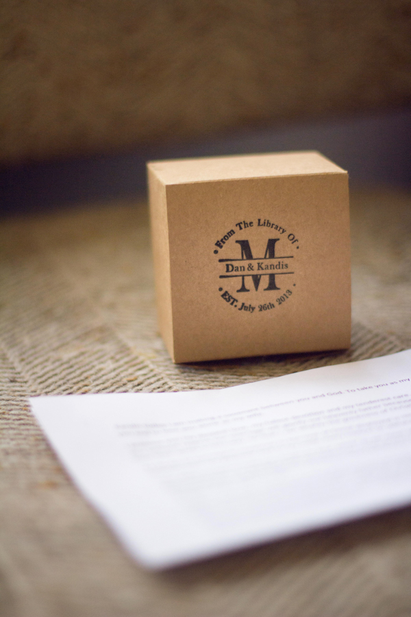 vintage-bookworm-wedding