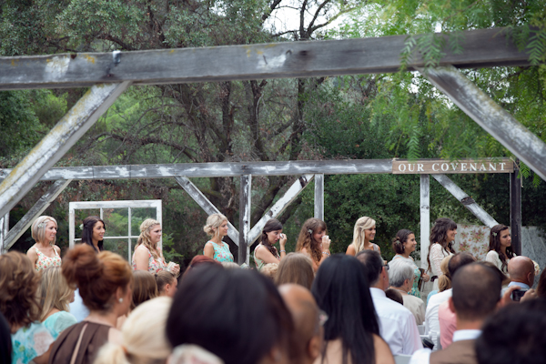 vintage-bookworm-wedding