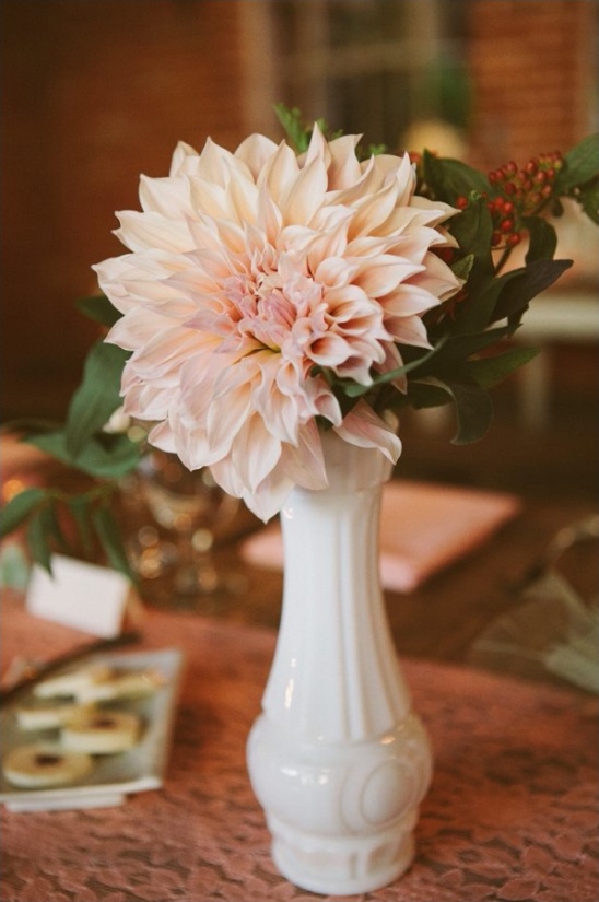 simple floral centerpieces