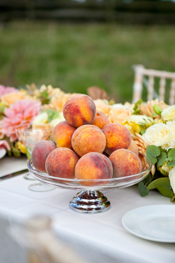 vintage-peach-wedding-ideas-from-the-uk